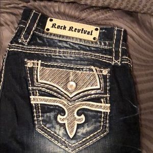 Buckle rock revival capris